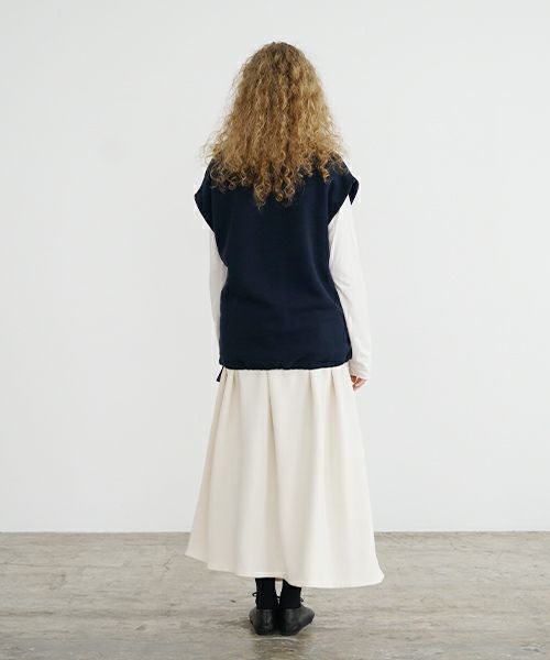 Mochi / home&miles.モチ / ホーム＆マイルズ.v-neck vest [navy]