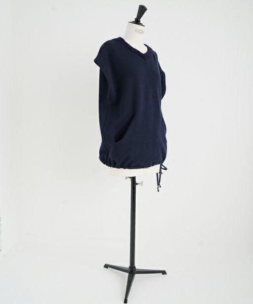 Mochi / home&miles.モチ / ホーム＆マイルズ.v-neck vest [navy]