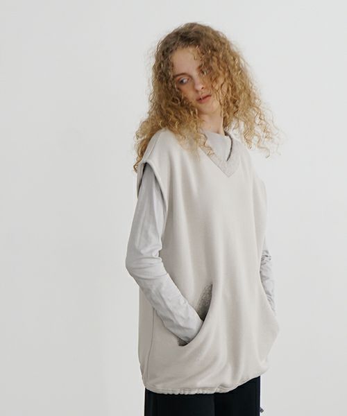 Mochi / home&miles.モチ / ホーム＆マイルズ.v-neck vest [greige]