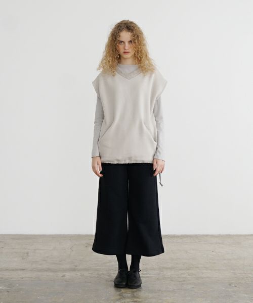 Mochi / home&miles.モチ / ホーム＆マイルズ.v-neck vest [greige]
