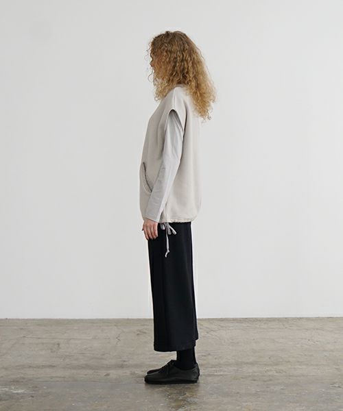 Mochi / home&miles.モチ / ホーム＆マイルズ.v-neck vest [greige]