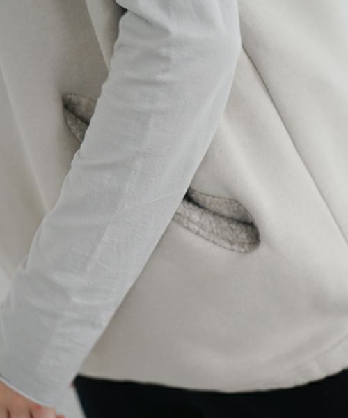 Mochi / home&miles.モチ / ホーム＆マイルズ.v-neck vest [greige]