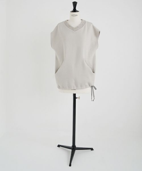 Mochi / home&miles.モチ / ホーム＆マイルズ.v-neck vest [greige]