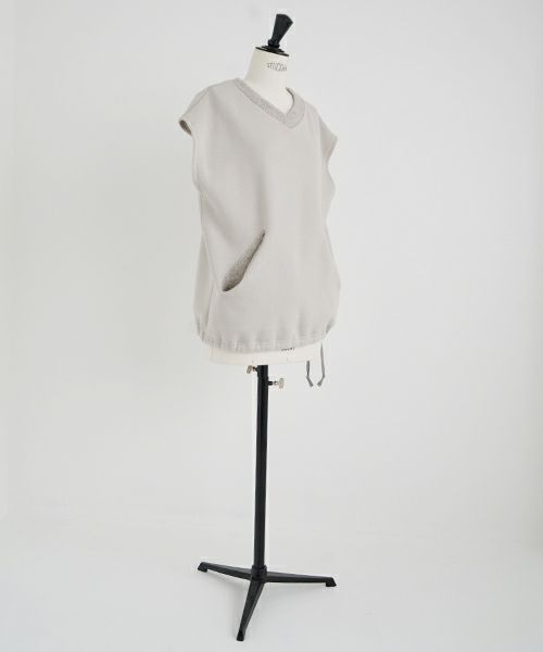 Mochi / home&miles.モチ / ホーム＆マイルズ.v-neck vest [greige]