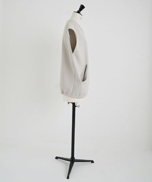 Mochi / home&miles.モチ / ホーム＆マイルズ.v-neck vest [greige]