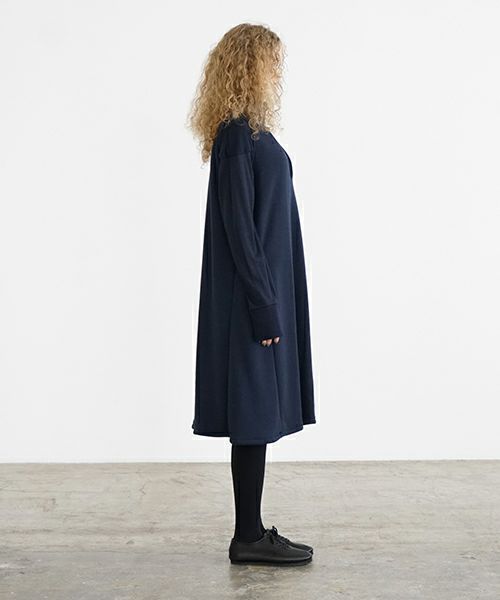 Mochi / home&miles.モチ / ホーム＆マイルズ.v-neck one piece [navy/black]