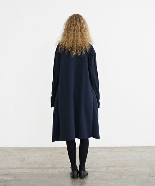 Mochi / home&miles.モチ / ホーム＆マイルズ.v-neck one piece [navy/black]