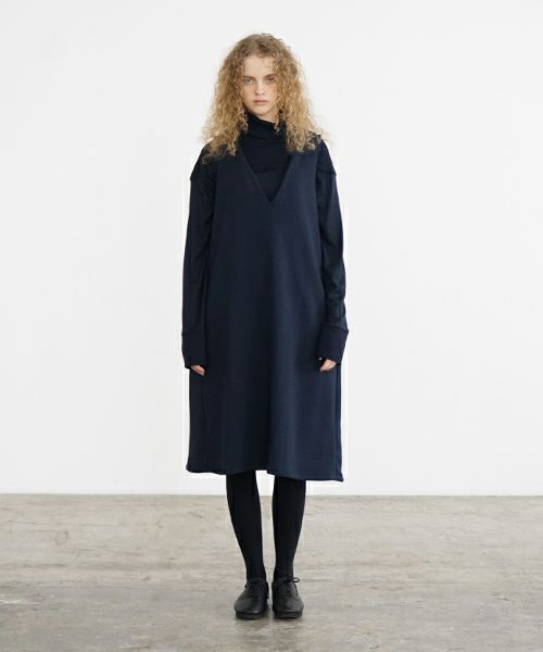 Mochi / home&miles.モチ / ホーム＆マイルズ.v-neck one piece [navy/black]