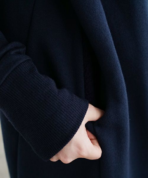 Mochi / home&miles.モチ / ホーム＆マイルズ.v-neck one piece [navy/black]