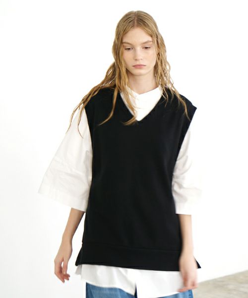 VU ヴウ v vest  [BLACK］Vネックベスト vu-s24-t02