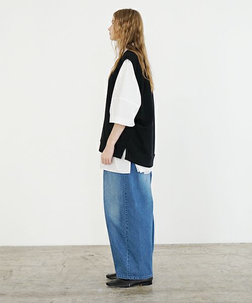 VU ヴウ v vest  [BLACK］Vネックベスト vu-s24-t02