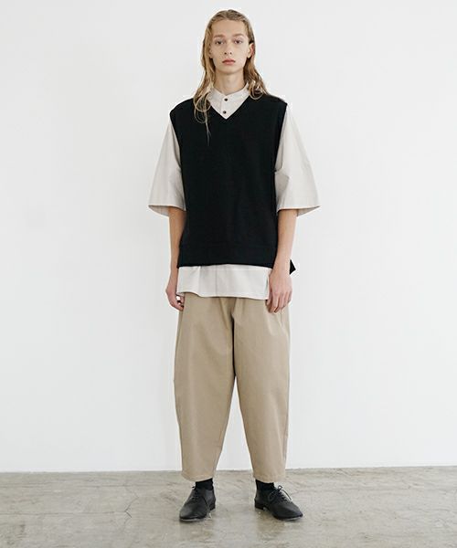 VU ヴウ v vest  [BLACK］Vネックベスト vu-s24-t02