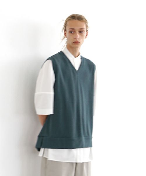 VU ヴウ v vest  [BLACK］Vネックベスト vu-s24-t02