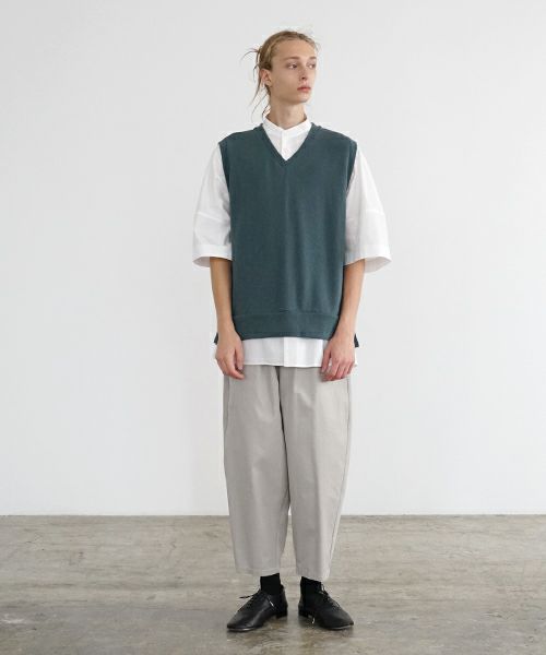 VU ヴウ v vest  [BLACK］Vネックベスト vu-s24-t02