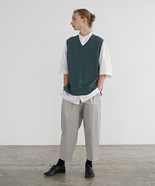 VU ヴウ v vest  [BLACK］Vネックベスト vu-s24-t02