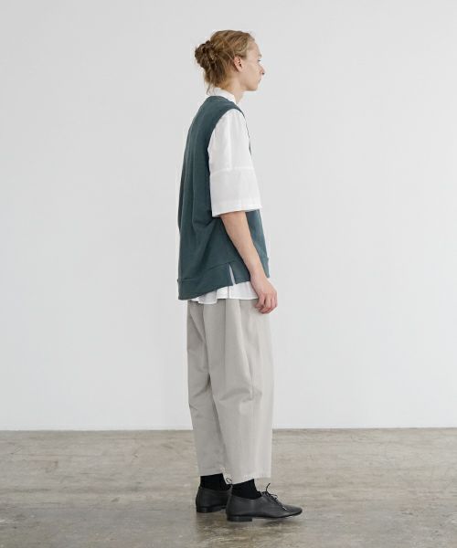 VU ヴウ v vest  [BLACK］Vネックベスト vu-s24-t02
