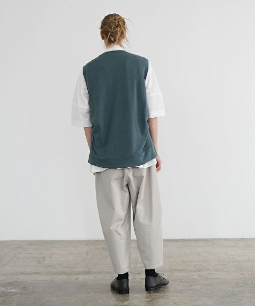 VU ヴウ v vest  [BLACK］Vネックベスト vu-s24-t02