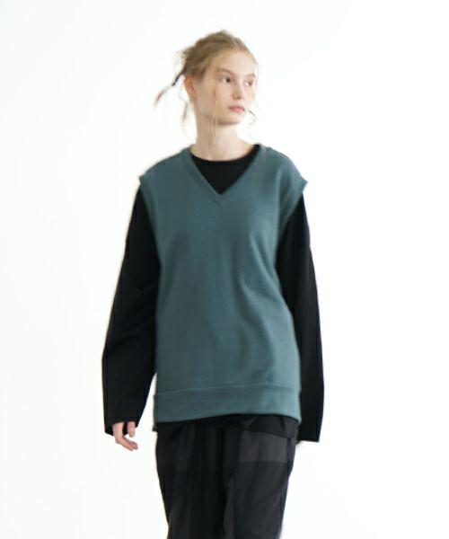 VU ヴウ v vest  [BLACK］Vネックベスト vu-s24-t02