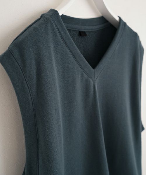 VU ヴウ v vest  [BLACK］Vネックベスト vu-s24-t02