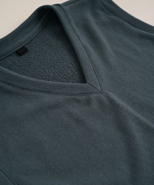 VU ヴウ v vest  [BLACK］Vネックベスト vu-s24-t02