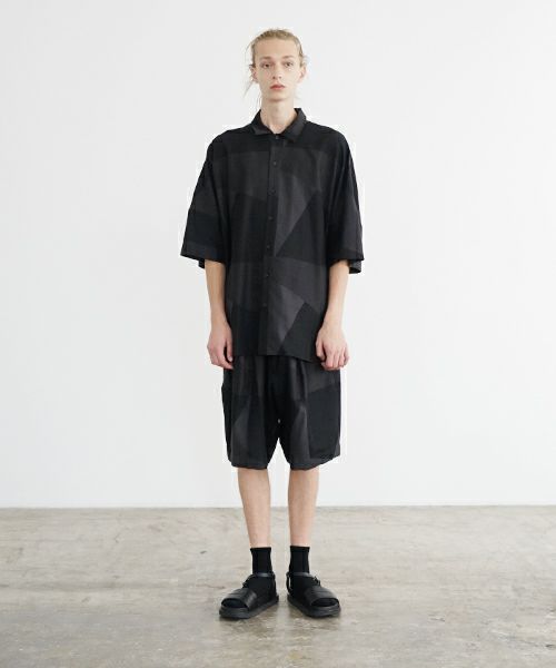 VU ヴウ geometric wide short pants  [charcoal×black]  幾何学ワイドショートパンツ vu-s24-p02