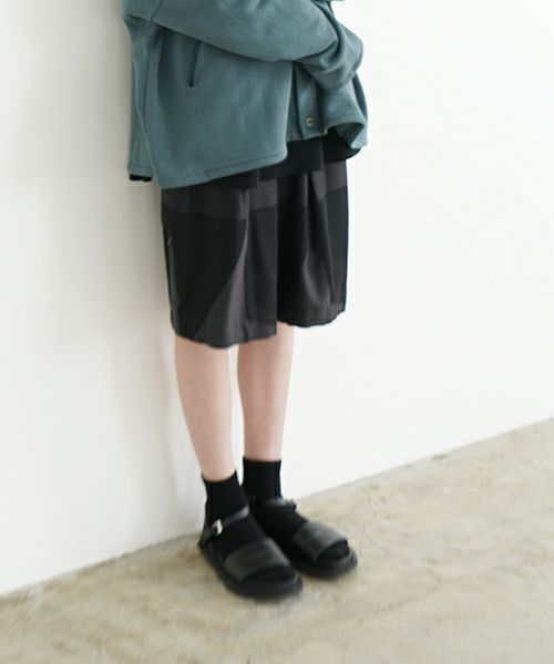 VU ヴウ geometric wide short pants  [charcoal×black]  幾何学ワイドショートパンツ vu-s24-p02