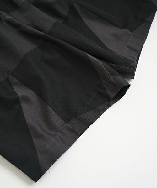 VU ヴウ geometric wide short pants  [charcoal×black]  幾何学ワイドショートパンツ vu-s24-p02