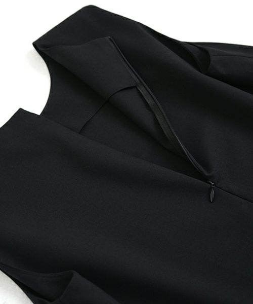 Mochi モチ no sleeve tuck dress [ms24-op-02/black] ノースリーブタックドレス