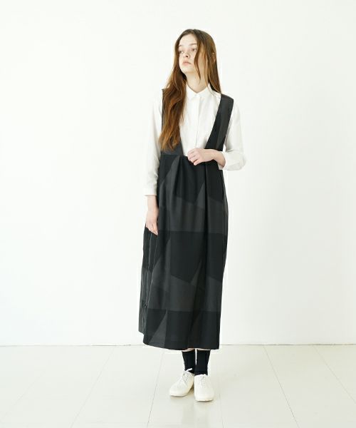 Mochi
モチ
geometric jumper tuck skirt [ms23-op-03/charcoal×black]
幾何学柄ジャンプタックスカート