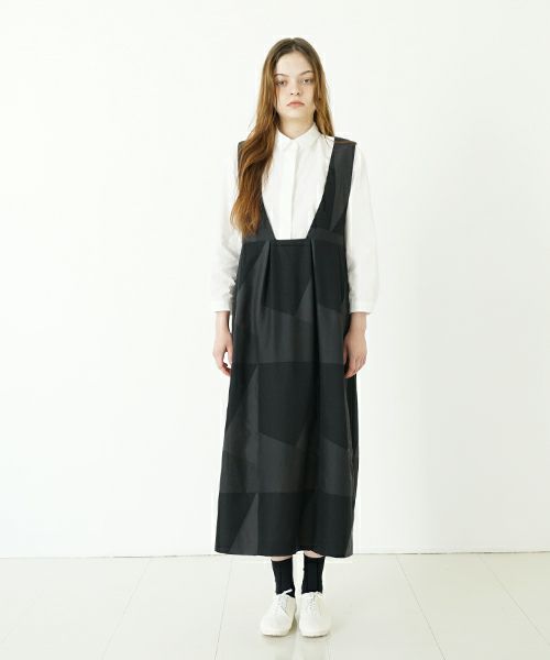 Mochi モチ geometric jumper tuck skirt [ms23-op-03/charcoal×black] 幾何学柄ジャンプタックスカート