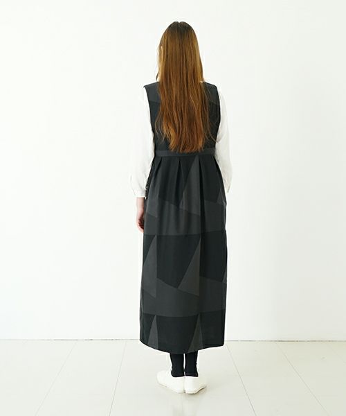 Mochi モチ geometric jumper tuck skirt [ms23-op-03/charcoal×black] 幾何学柄ジャンプタックスカート