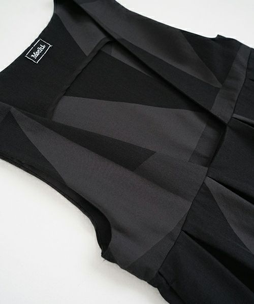 Mochi モチ geometric jumper tuck skirt [ms23-op-03/charcoal×black] 幾何学柄ジャンプタックスカート