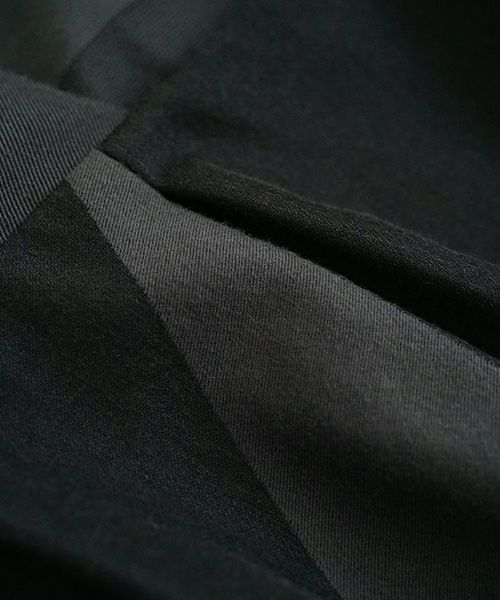 Mochi モチ geometric jumper tuck skirt [ms23-op-03/charcoal×black] 幾何学柄ジャンプタックスカート