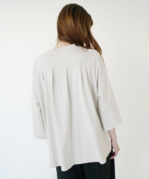 Mochi モチ tuck t-shirt [ms22-to-02/chalk] タックTシャツ