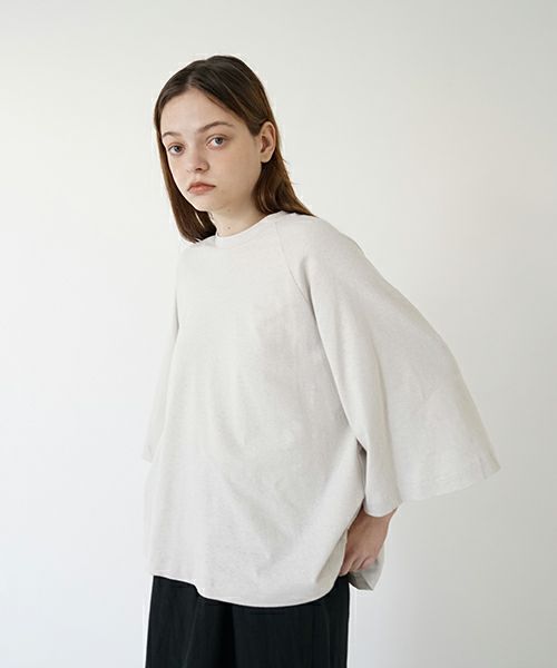 Mochi モチ tuck t-shirt [ms22-to-02/chalk] タックTシャツ