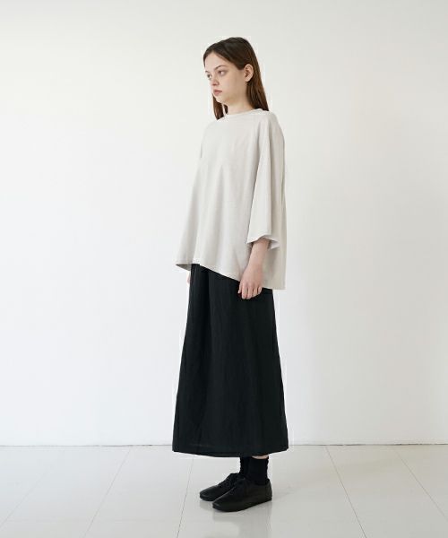 Mochi モチ tuck t-shirt [ms22-to-02/chalk] タックTシャツ