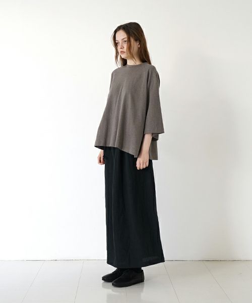 Mochi モチ tuck t-shirt [ms22-to-02/greige] タックTシャツ