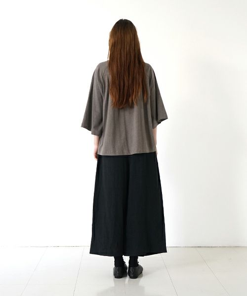 Mochi モチ tuck t-shirt [ms22-to-02/greige] タックTシャツ