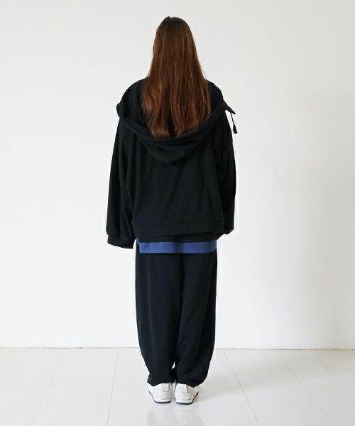  VUyヴウワイshort big hoody [BLACK]ビックショートパーカー