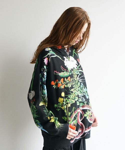 AHCAHCUMあちゃちゅむお花体パーカー（クロ）01-231-0701