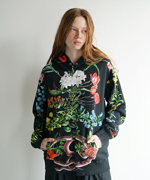 AHCAHCUMあちゃちゅむお花体パーカー（クロ）01-231-0701