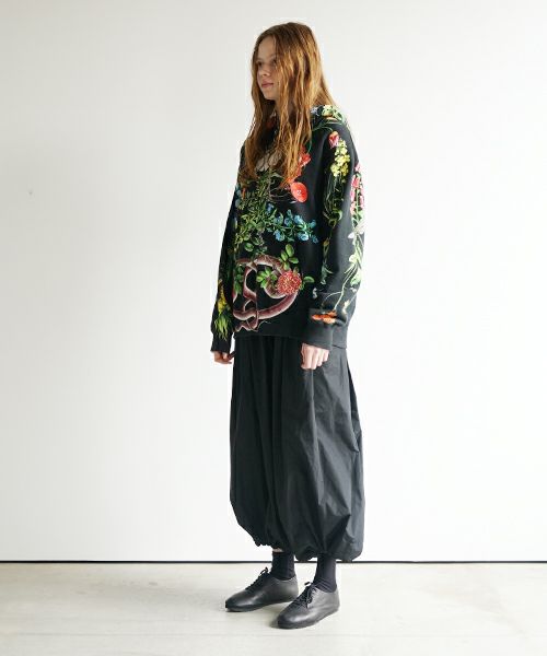 AHCAHCUMあちゃちゅむお花体パーカー（クロ）01-231-0701