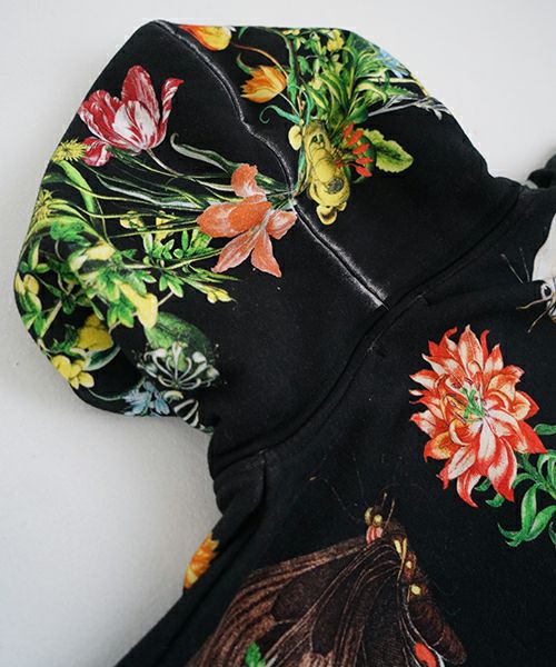 AHCAHCUMあちゃちゅむお花体パーカー（クロ）01-231-0701