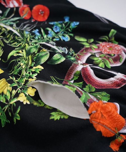 AHCAHCUMあちゃちゅむお花体パーカー（クロ）01-231-0701