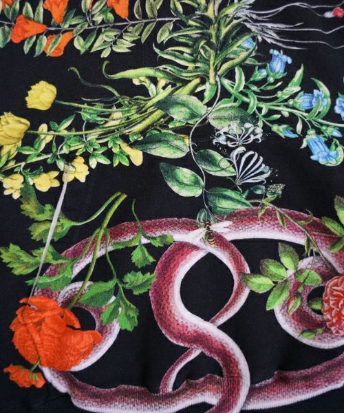 AHCAHCUMあちゃちゅむお花体パーカー（クロ）01-231-0701