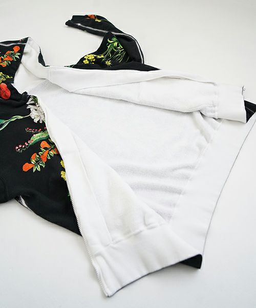 AHCAHCUMあちゃちゅむお花体パーカー（クロ）01-231-0701