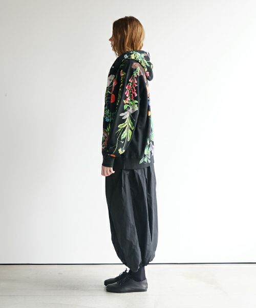 AHCAHCUMあちゃちゅむお花体ジップパーカー（クロ）01-231-0702