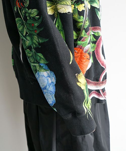 AHCAHCUMあちゃちゅむお花体ジップパーカー（クロ）01-231-0702