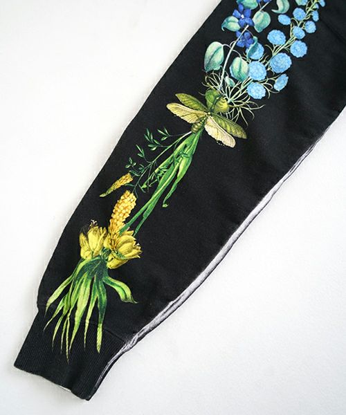 AHCAHCUMあちゃちゅむお花体ジップパーカー（クロ）01-231-0702