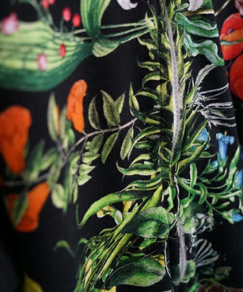 AHCAHCUMあちゃちゅむお花体ジップパーカー（クロ）01-231-0702